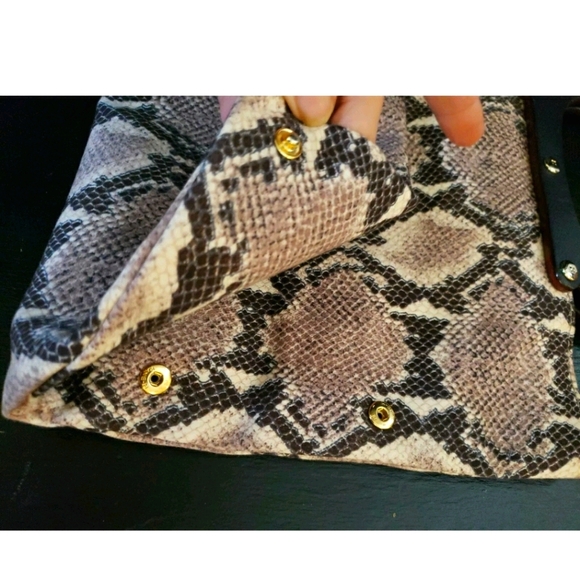 🙊 Kate Spade Python Bag with Adjustable Carry🙊 - Picture 4 of 7